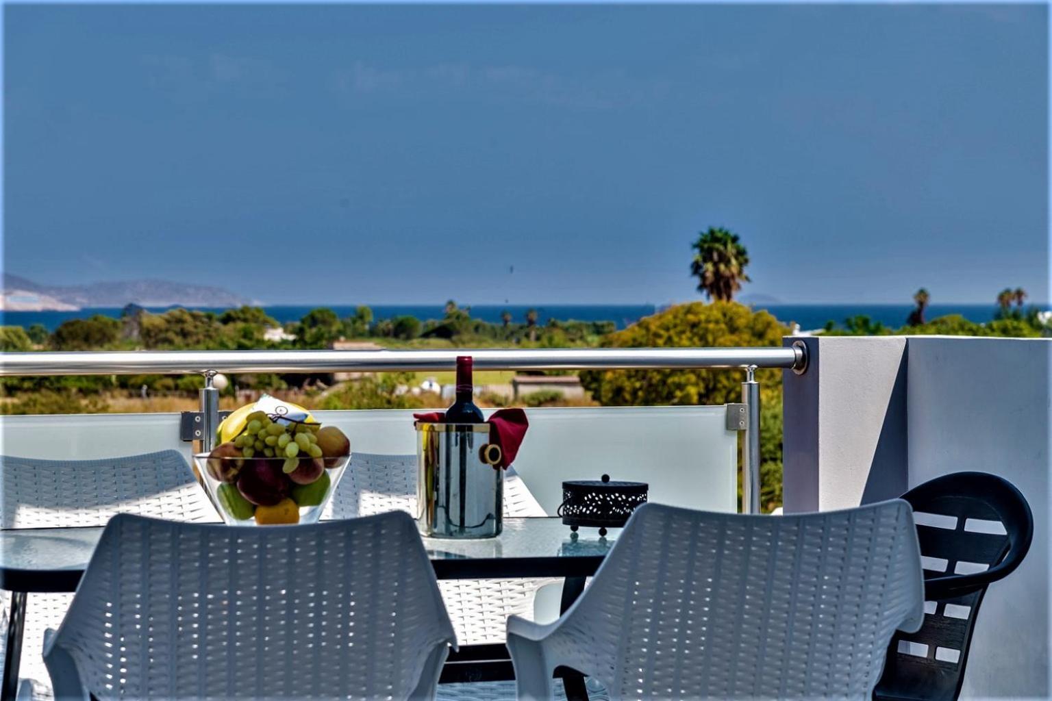 Xenos Villa 2 With A Private Pool,Near The Sea Tigaki Eksteriør billede